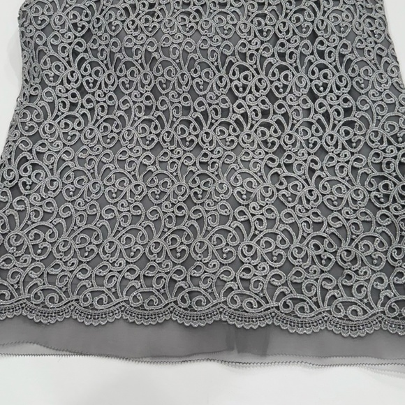 Anne Klein Silver Metallic Lace Cocktail Dress. Sweetheart Neckline. Size 10. - Picture 4 of 12